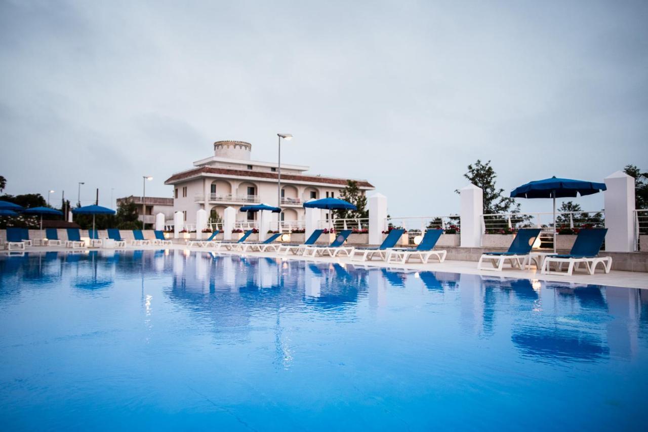 Club Azzurro Hotel & Resort Porto Cesareo Eksteriør billede