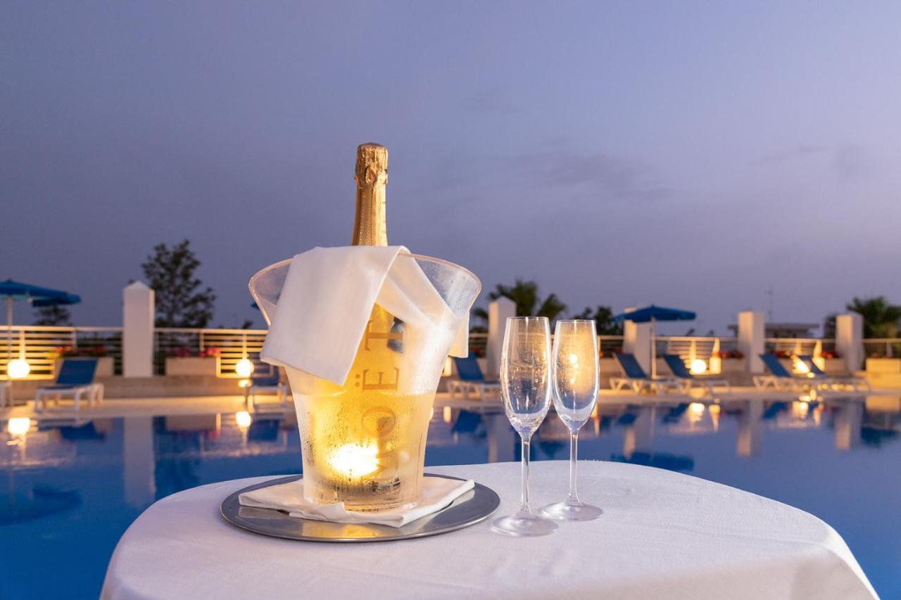 Club Azzurro Hotel & Resort Porto Cesareo Eksteriør billede