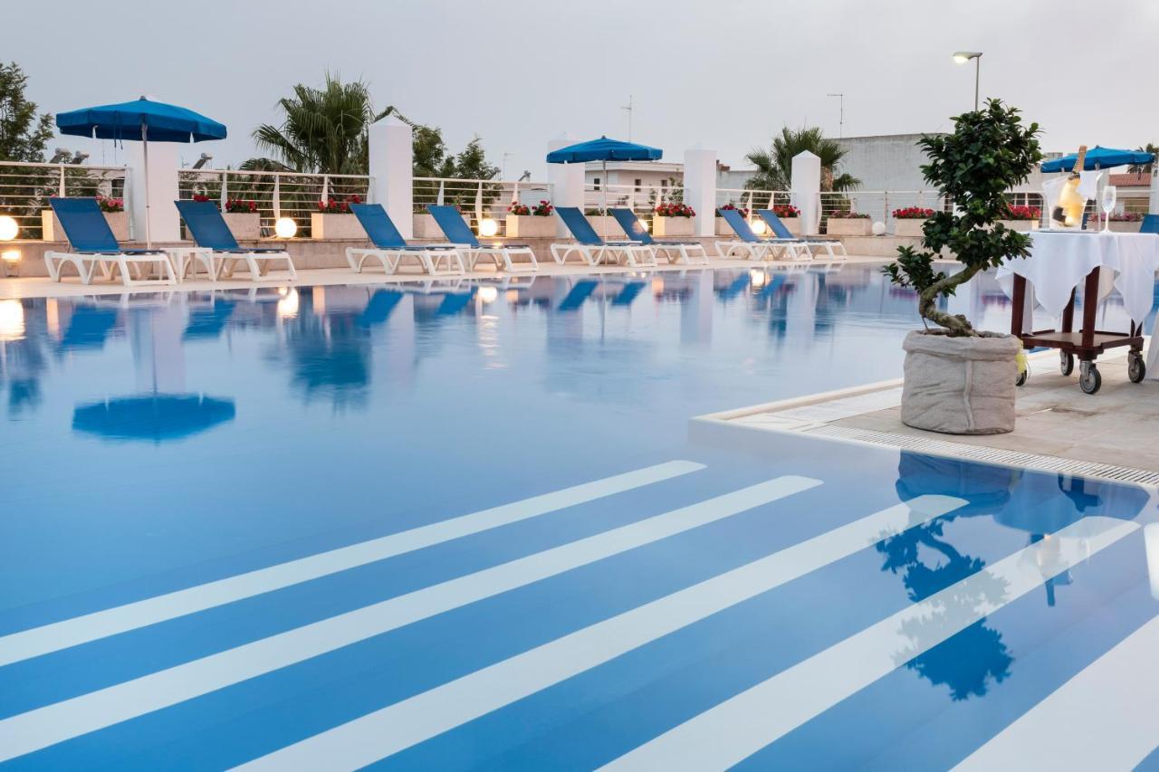 Club Azzurro Hotel & Resort Porto Cesareo Eksteriør billede