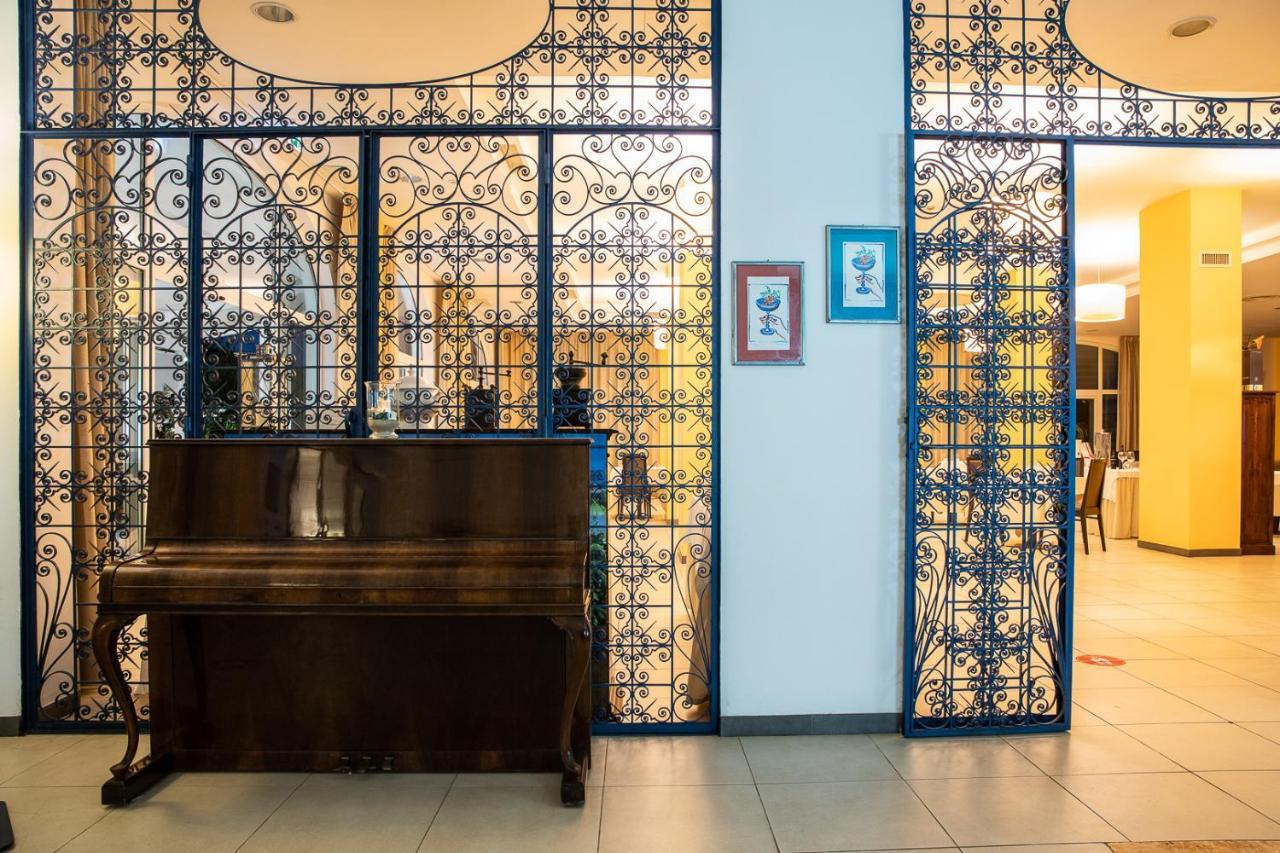 Club Azzurro Hotel & Resort Porto Cesareo Eksteriør billede